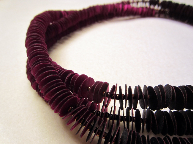 schijfjes_zijde_bordeaux_detail